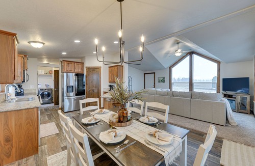 Clawson House | Beautiful Tetonia Escape w/Porch & Teton Views