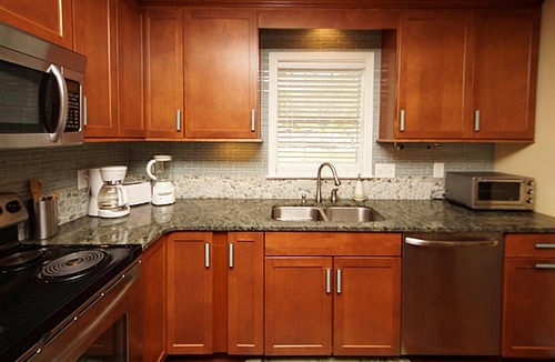 Mount Pleasant House | Beautiful Townhome 10 min from Charleston & Beaches, Pool, Tennis Court!