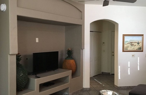 Riverside Crossing House | Beautiful Tucson Patio Home