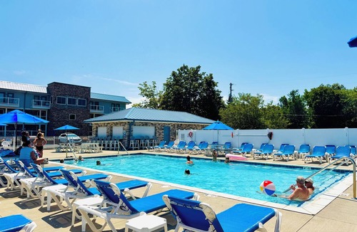 Put-in-Bay Condo | Beautiful Views | 2 Balconies | 10 ppl | C210