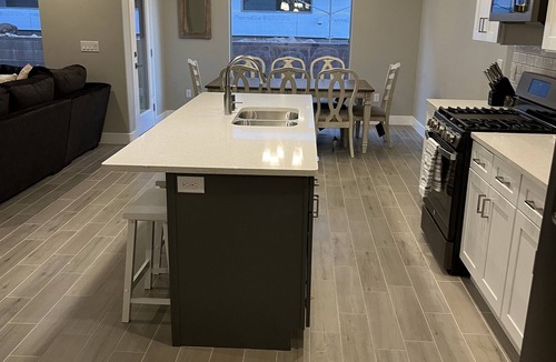 Hurricane House | Beautiful Zion Village 3 bedroom 3 bath home - KING BEDS!