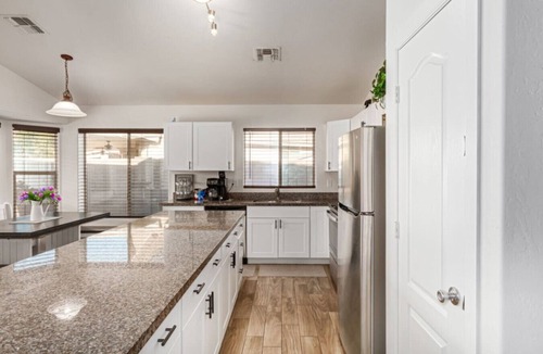 Avondale House | Beautifully Decorated Home,Avondale,PrivatePool