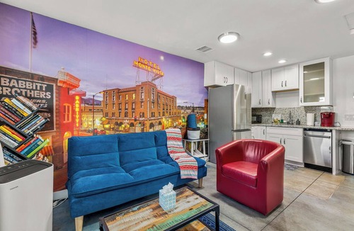 Flagstaff House | Beaver Street Trio - 3 Adjacent Homes, Fenced Yards, AC, W/D, 1G WiFi, Smart TVs