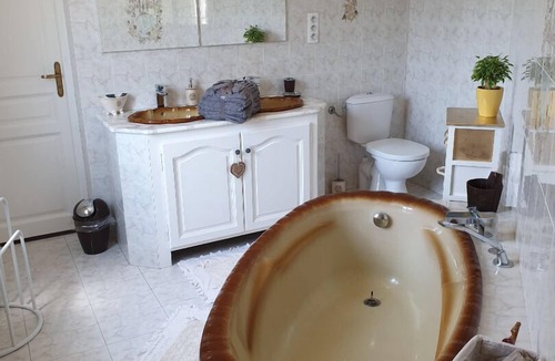 Pineto House | Bed and breakfast "ARINELLA" by the sea near bastia airport/seaport