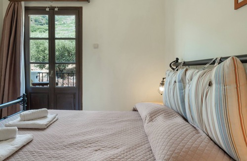 Telendos Bed & Breakfast | Bed and Breakfast 'Hotel Suite No 7' with Sea View, Wi-Fi and Air Conditioning