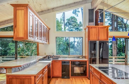 Del Monte Forest Apartment | Behind Pble Bch Gates Off 17-Mile Dr Executive 2BR retreat Slps 4 31+nts