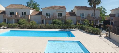 Bravone Apartment | Bel appartement confortable et cosy en résidence avec piscine à 5 mn de la mer