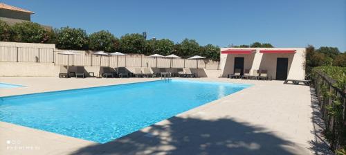 Bravone Apartment | Bel appartement confortable et cosy en résidence avec piscine à 5 mn de la mer