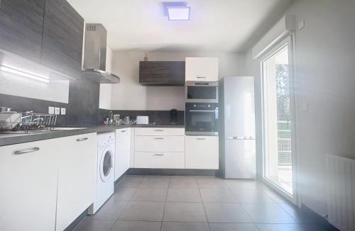 Sarrola-Carcopino Apartment | Bel appartement 2 chambres à Proximité des Commodités