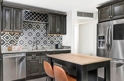New Papago Parkway House | Bellissima Brava! Game Room Hot Pool/Spa Discount!