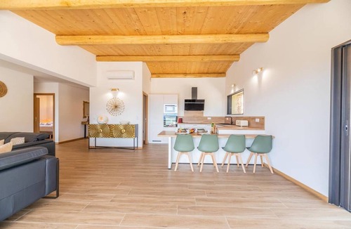 Sotta House | Bergerie mountain view heated swimming pool