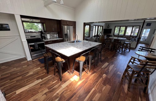 Put-in-Bay House | Best Downtown Location- Large, Beautiful!- The Queen Elizabeth House