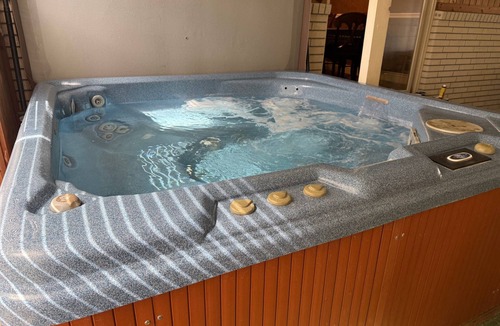 Idaho Falls Condo | BEST REVIEWS! Relax and be Comfortable with Big Screen TV, Hot Tub and BBQ