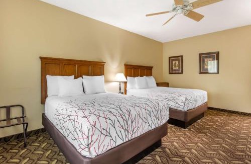 Ahsahka Hotel | Best Western Lodge at River's Edge