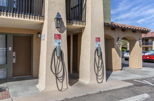 Kingman Hotel | Best Western Plus A Wayfarer's Inn & Suites