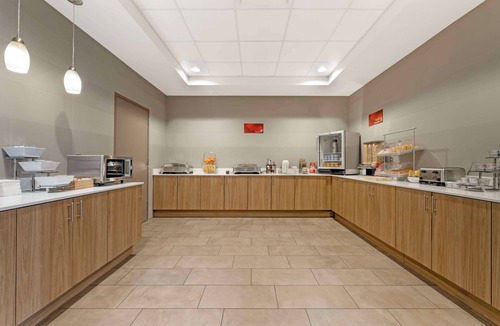 La Crescent Hotel | Best Western Plus LaCrescent/LaCrosse