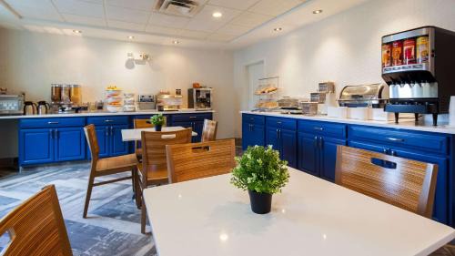 Central Newport News Hotel | Best Western Plus Newport News