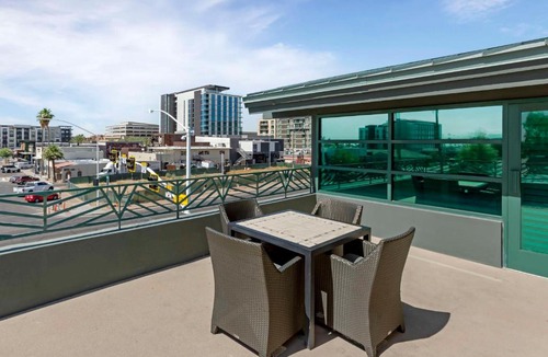 South Scottsdale Hotel | Best Western Plus Sundial