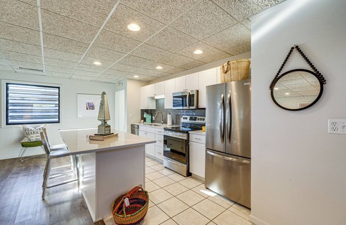 Perrysburg Apartment | Between Restaurant & Brewery! Chic Perrysburg Apt