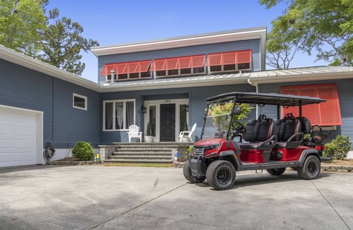 Pine Knoll Shores House | Big Red | Soundfront Dock · Private Beach · 4BR PKS