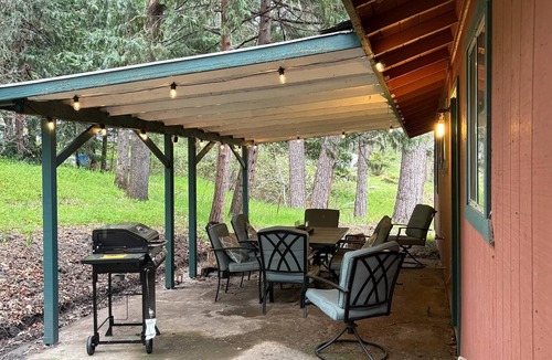 Oakhurst House | Bigfoot Lodge Yosemite Bass Lake