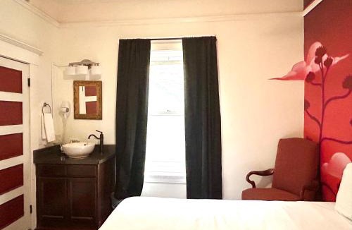 Bisbee Hotel | Bisbee Grand Hotel, Saloon, and Music Venue