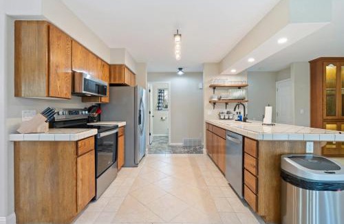 Post Falls House | Black Bay Getaway Private Bay Access