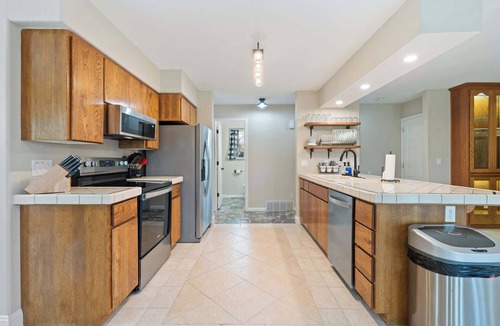 Post Falls House | Black Bay Getaway | Swim Cove + Park Access