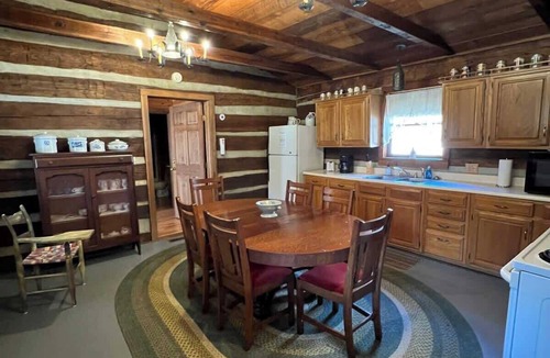 Shoals Cabin | Blackberry Inn at Heritage Farm