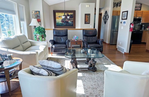 Spokane House | Blackhawk 5BD Home: Hot Tub, Arcade, near Whitworth & Green Bluff