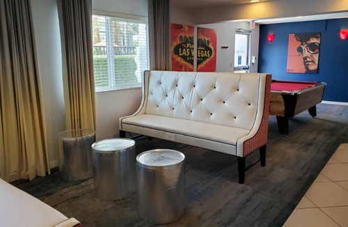 Paradise Other | BLOCK WM Spencer St - 2br