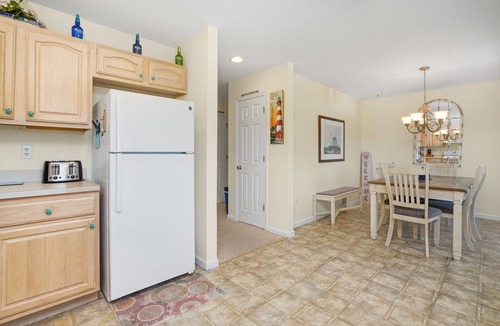Chincoteague House | Blue Chair Bay | South Main Bayfront w/2-Level Screened Porches, Sunset Views & Shared Pier