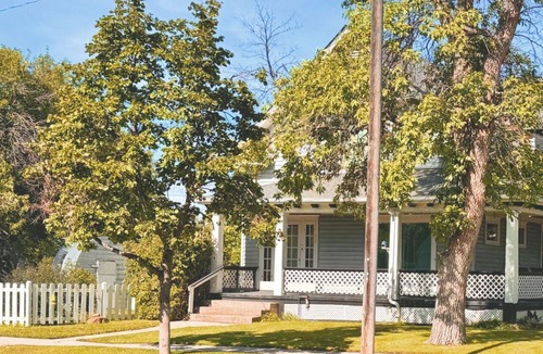 Great Falls House | Blue Jay - Charming Upper Level Duplex Near Downtown