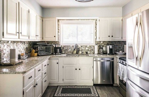 Cassopolis House | Blue Lagoon Lakehouse Deck Dock Grill