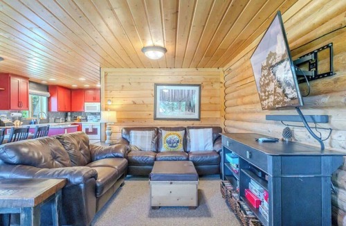 Lazy Acres House | Blue Spruce Cabin Sum