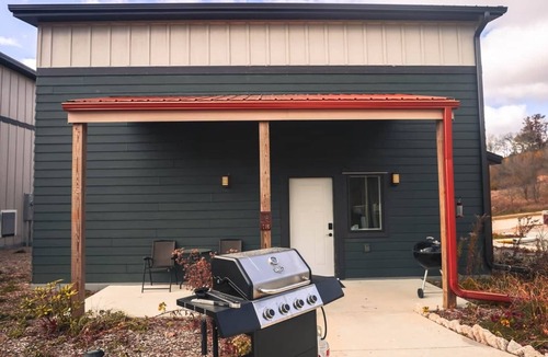 Decorah Cabin | Bluffside Gardens Maple Series Unit 1B