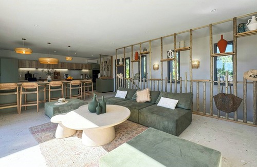 Lecci House | Bohemian villa near Saint-Cyprien bay