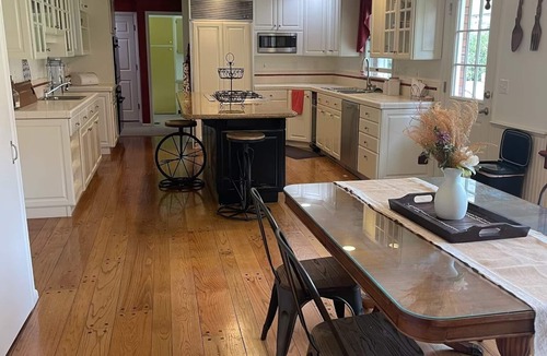 Southwest Ada County Alliance House | Boise Farmhouse Escape Acreage, Comfort & Space.Spacious 5-bedroom house