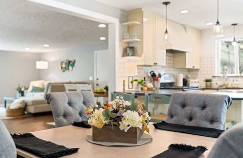 Sunset House | Boise Sunset District | BSU | 4 Bed + Guest House