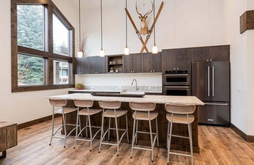 Elkhorn Condo | Book A Getaway Today! Updated Corner Condo; Close to Dollar Mountain