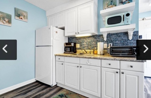 Ocean Ridge Cottage | 🌴Book Now For Summer 🌴10% Off A Week Stay🌞Beach is approx 1 mile🌴 sleeps 2-4