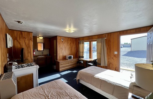 White Pine County Hotel | Border Inn Casino