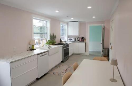 Historic District - North Apartment | Bosch Huse Rosé - Zomer