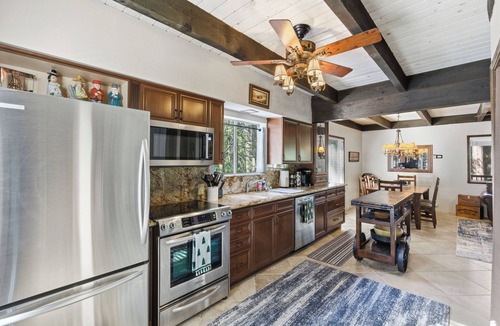 Sierra Cedars House | Boss's Cabin - Boss-level views, zero stress!