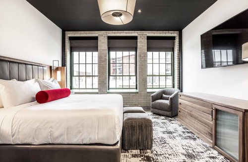 Downtown Indianapolis Hotel | Bottleworks Hotel