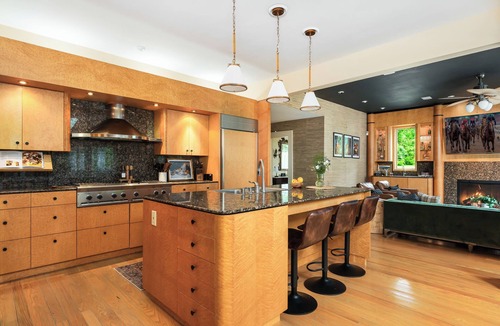 Frankfort House | Bourbon Trail Estate, Golf Sim, SpeakEZ, Sleeps 14