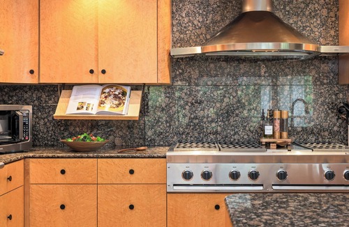 Frankfort House | Bourbon Trail Estate, Golf Sim, SpeakEZ, Sleeps 14
