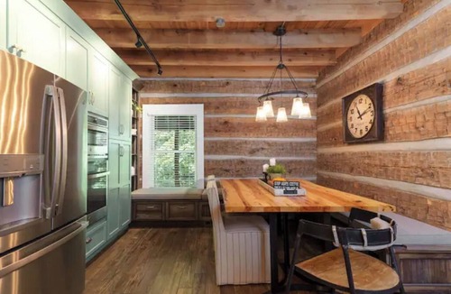 Waddy Cabin | Bourbon Trail Luxury Cabin; 4BR, 32 acre Estate, 20 minutes to Buffalo Trace