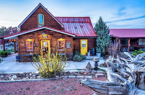 Escalante House | Boutique Retreat, Loubird House