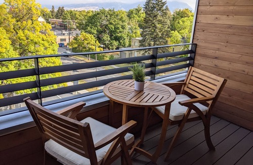 Bozeman Condo | Bozeman Summer Getaway: Climate-Controlled Garage + Mountain Views!